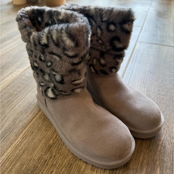 UGG by Koolaburra Dezi Boot - Picture 1 of 5